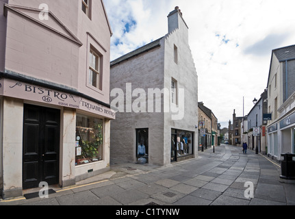 Zone piétonne, rue Albert à Orkney Kirkwall Écosse continentale avec Trenabies Bistro Banque D'Images