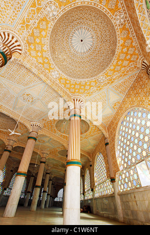 Intérieur de la Grande Mosquée, Touba, au Sénégal, en Afrique de l'Ouest Banque D'Images