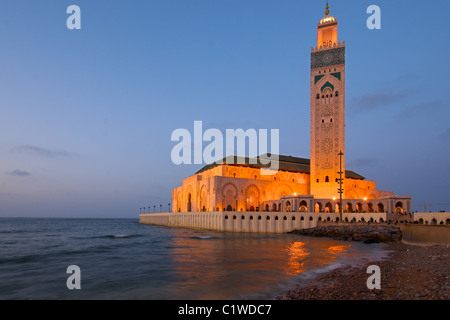 La Mosquée Hassan II, Casablanca, Maroc capturés au cours d'un beau coucher du soleil Banque D'Images