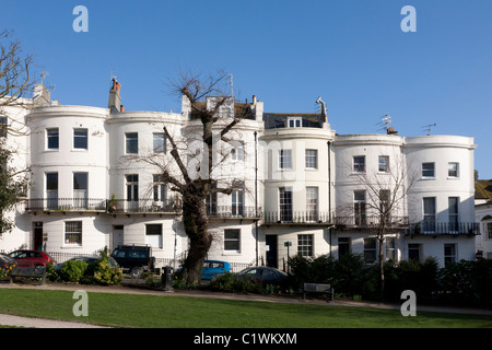 La façade avant l'architecture de style Régence à Norfolk Square, dans le district du Nouveau-Brunswick de Brighton et Hove Banque D'Images