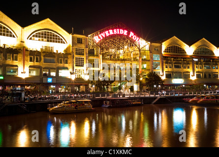 Point de Riverside, Clarke Quay la nuit Banque D'Images