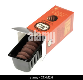 Boîte de 130 grammes de Racines et Ailes exquis biscuits au gingembre chocolat bio Banque D'Images