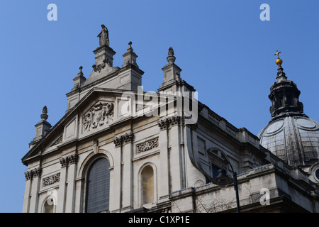Le Brompton Oratory, London, UK et euro TYRES LUCIS Banque D'Images