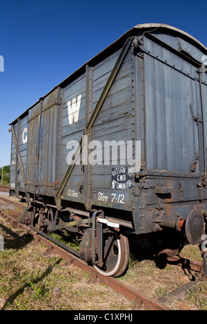 GWR Mogo Box Van à Siding, Staverton Station sur le South Devon Preserved Steam Railway, Devon, Angleterre, Royaume-Uni Banque D'Images