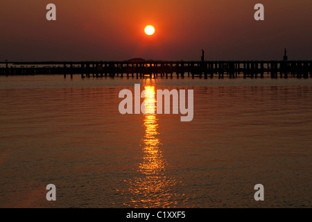 Coucher du soleil dans la baie de Chesapeake, au Maryland, USA Banque D'Images