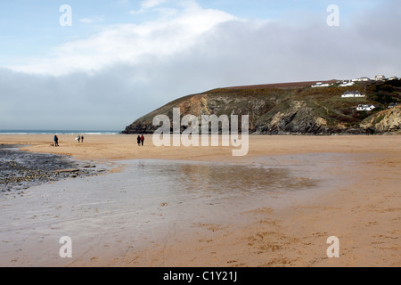 La large plage OUVERTE À MAWGAN PORTH SUR LA CÔTE NORD des Cornouailles. CORNWALL UK. Banque D'Images