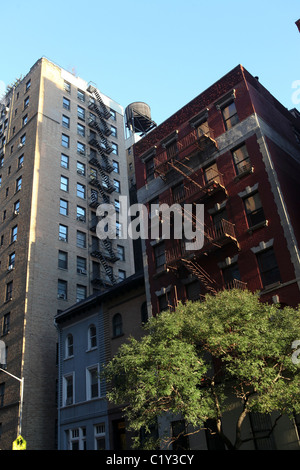 USA (New York City Fire escalier de secours sur le côté d'un immeuble Banque D'Images