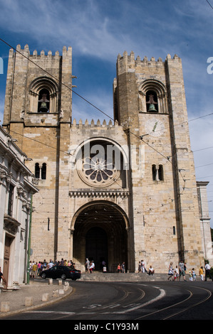 La cathédrale Sé de Lisbonne, a été commencé en 1147 et a été modifiée au cours des dernières années. Situé dans le quartier d'Alfama de Lisbonne Banque D'Images