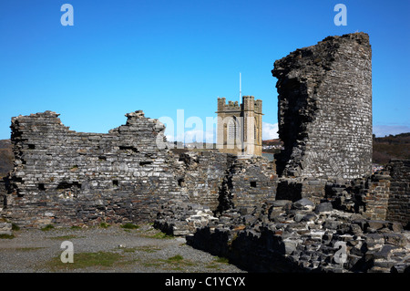 Ruines du château de St Michael's Church à Aberystwyth Wales UK Banque D'Images