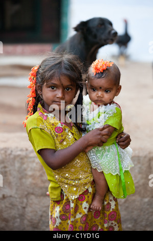 Les enfants du village de l'Andhra Pradesh en Inde du Sud Banque D'Images