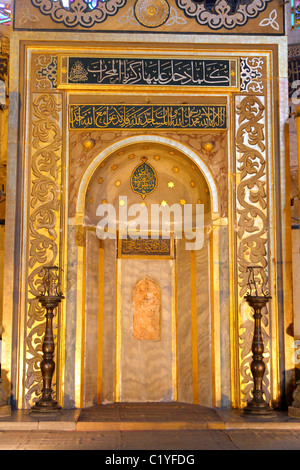 Mihrab richement décorées d'une mosquée Sainte-Sophie à Istanbul, Turquie Banque D'Images