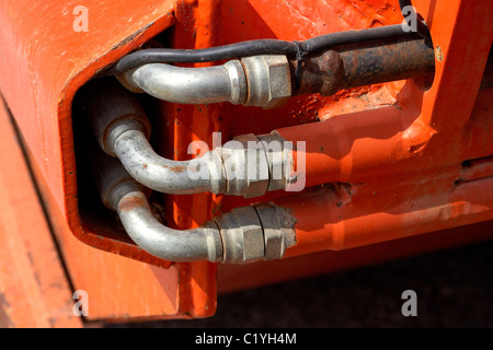 Les tubes d'huile d'une vieille machine agricole. LLeida, Espagne. Banque D'Images