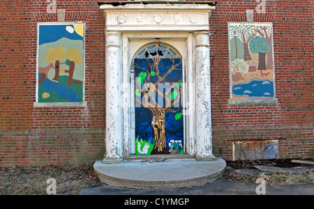 L'art d'étudiants sur la construction de l'hôpital psychiatrique abandonné, Kings Park, Long Island NY Banque D'Images