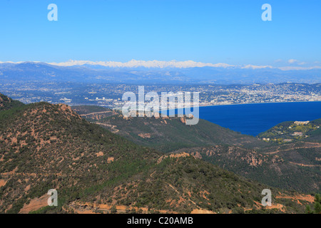 Vue aérienne de la baie de Cannes à partir de la montagne de l'Esterel Banque D'Images