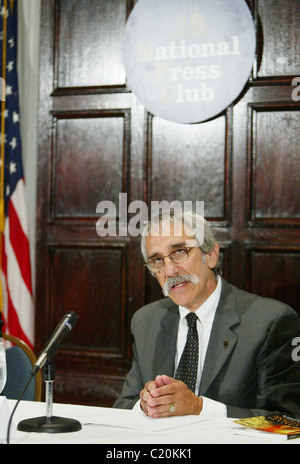 James Wasserman Auteur de renom sur la Franc-maçonnerie et symbolisme James Wasserman et Akram R. Elias, passé grand maître de l'arrondissement Banque D'Images