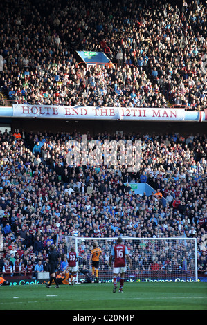 Football Public Uk The Holt End Aston Villa Banque D'Images