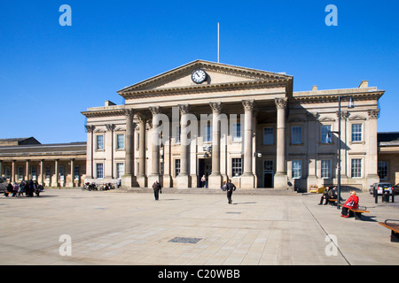 Gare de St Georges Square Huddersfield West Yorkshire Angleterre Banque D'Images