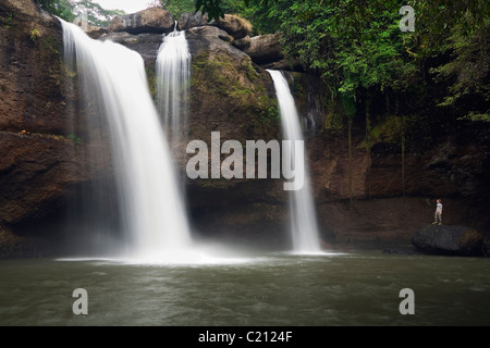 Cascade Haew Suwat à Khao Yai National Park. Khao Yai, Nakhon Ratchasima, Thaïlande Banque D'Images