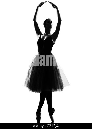 Belle grande femme caucasian ballerina tutu ballet danseur debout pieds posent sur toute la longueur isolée studio fond blanc Banque D'Images