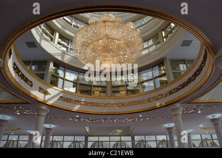 Intérieur de la mosquée de cristal à l'île de Man Wan à Kuala Terengganu, Malaisie. Banque D'Images