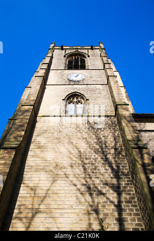 L'église paroissiale de St Barthélemy Marsden West Yorkshire Angleterre Banque D'Images