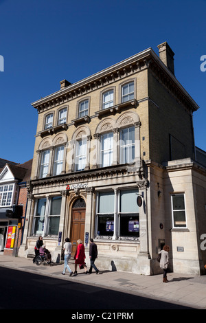 'Petite' natwest bank branch dans la construction traditionnelle sur Petersfield high street Banque D'Images