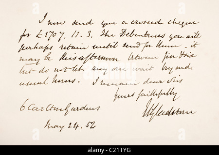 William Ewart Gladstone, 1809 - 1898. Homme d'État libéral britannique et premier ministre. Échantillon d'écriture à la main. Banque D'Images