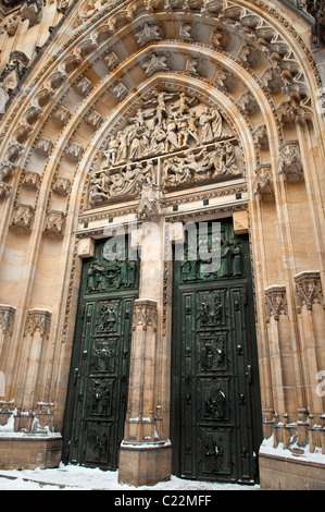 Entrée de la cathédrale Saint-Guy de Prague, en République Tchèque Banque D'Images