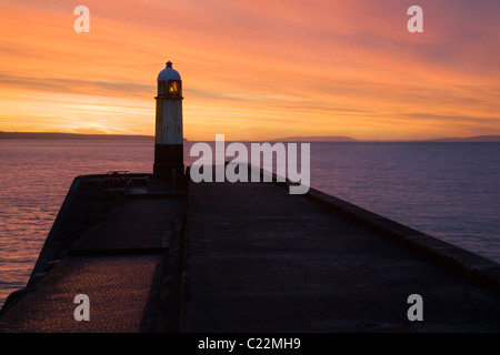 Phare et jetée à Porthcawl, Glamorgan, Pays de Galles Banque D'Images