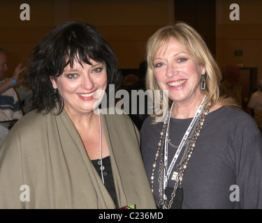 Angela Cartwright & Veronica Cartwright Collecteur Hollywood Afficher dans la Gilmore Adobe à Farmer's Market, Los Angeles Banque D'Images