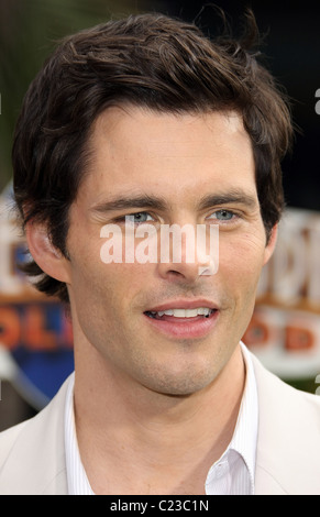 JAMES MARSDEN HOP. Première mondiale UNIVERSAL PICTURES UNIVERSAL CITY CALIFORNIA USA 27 Mars 2011 Banque D'Images