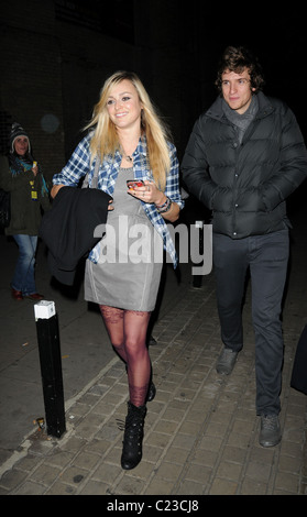 Fearne Cotton, arrivent pour le concert de Robbie Williams dans le cadre du BBC Electric Proms Festival tenu au Roundhouse de Londres, Angleterre Banque D'Images