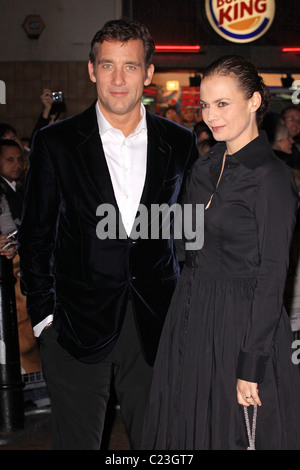 Clive Owen et femme Sarah-Jane Owen Le Times BFI London Film Festival : The Boys are back - projection de gala tenu à la vue à l'Ouest Banque D'Images