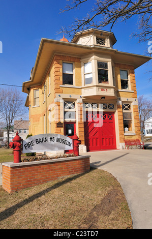 Elgin, Illinois, USA. L'Elgin Fire Grange n° 5, maintenant un musée, a été construit en 1903 et mis hors service en 1991. Banque D'Images