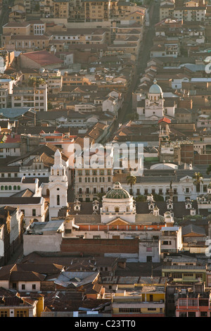 À partir de la colline Panecillo Quito, Équateur, au lever du soleil Banque D'Images