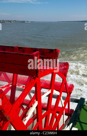 Roue à aube de la SS. Steamboat Natchez sur le fleuve Mississippi à la Nouvelle Orléans, Louisiane, USA. Banque D'Images