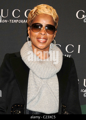 Mary J Blige Lancement de la boutique Gucci Icon-Temporary Flash Sneaker  dans SoHo New York City, USA - 23.10.09 Photo Stock - Alamy