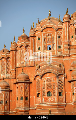 Détail de l'Hawa Mahal, sait aussi que le palais des vents, Jaipur, Inde Banque D'Images