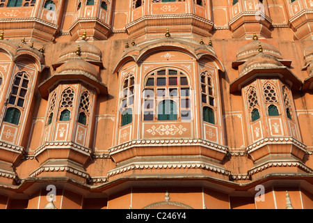 Détail de l'Hawa Mahal, sait aussi que le palais des vents, Jaipur, Inde Banque D'Images