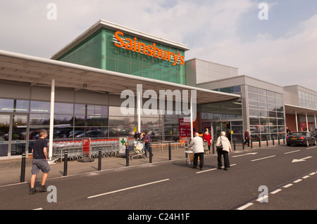 Au supermarché Sainsburys Longwater Retail Park à Norwich , Norfolk , Angleterre , Angleterre , Royaume-Uni Banque D'Images