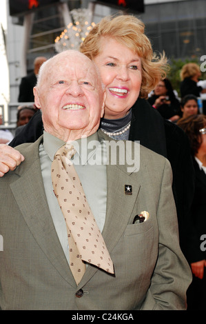 Mickey Rooney Rooney et Jan Michael Jackson's 'This Is It' Première au Nokia Theater de Los Angeles - Arrivées, Cailfornia - Banque D'Images