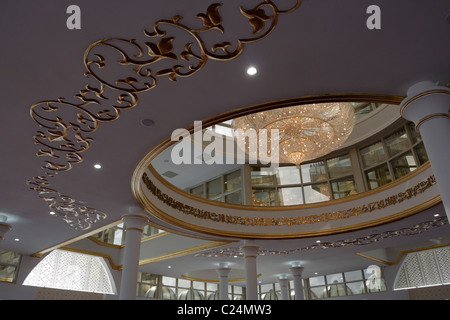 Intérieur de la mosquée de cristal à l'île de Man Wan à Kuala Terengganu, Malaisie. Banque D'Images