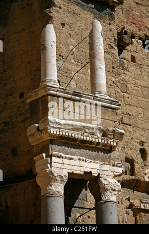 Détail sur le mur de scène au Théâtre Antique théâtre romain à Orange, Vaucluse, Provence, France. Banque D'Images