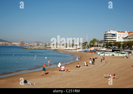 Plage de St Raphael, Var, Provence, France. Banque D'Images