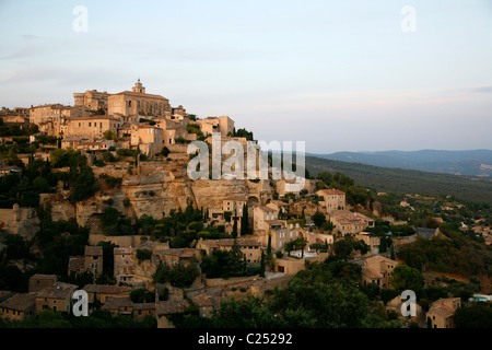 Village de Gordes, Vaucluse, Provence, France. Banque D'Images