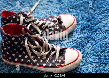 Paire de Converse Allstars hi tops Banque D'Images