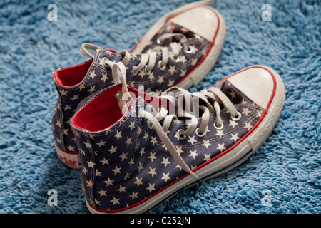 All Stars hi tops chaussures avec tissu de conception américaine Banque D'Images