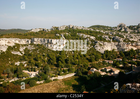 Vue sur la Val dEfner vu de la citadelle des Baux de Provence, Bouches-du-Rhône, Provence, France. Banque D'Images