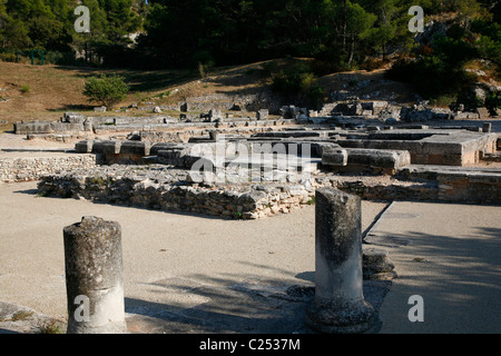 Le Forum, site archéologique de Glanum près de St Rémy de Provence, Bois du Rhone, Provence, France. Banque D'Images