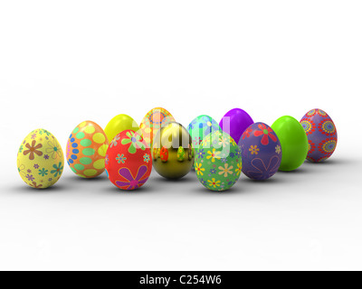 Douzaine d'oeufs de Pâques colorés sur fond blanc Banque D'Images